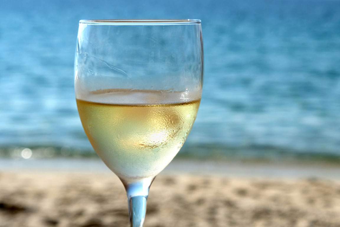 Vinho Branco de Qualidade na Serra - ES: Entrega Rápida
